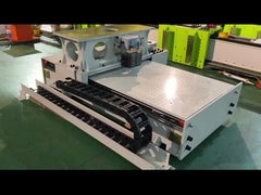 Ścieżka liniowa ścieżki przewodniczącej antypoślizgowej z łańcuchem holowania ze strony